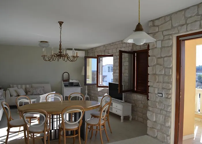 Salvia 4 Stars Apartament *