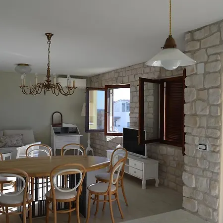 Salvia 4 Stars Lägenhet *