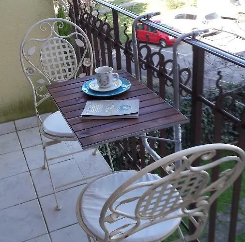 Salvia 4 Stars Apartman